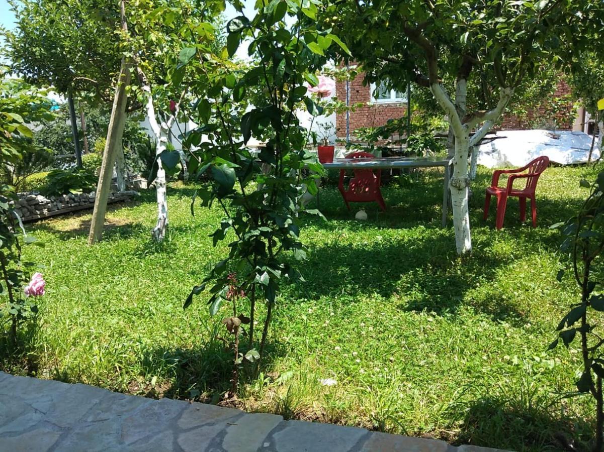 فيلا Gardenhouse Memlishte المظهر الخارجي الصورة