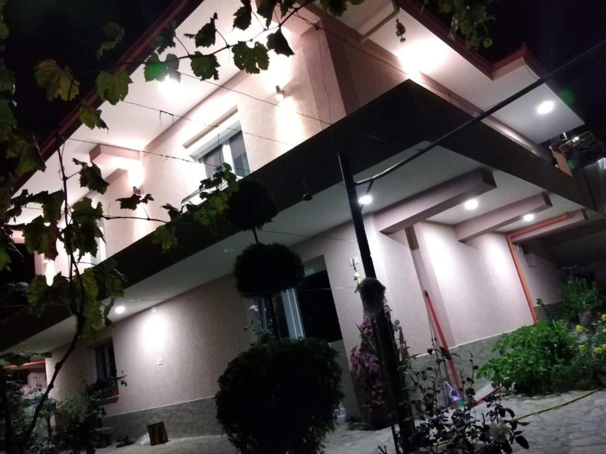 فيلا Gardenhouse Memlishte المظهر الخارجي الصورة